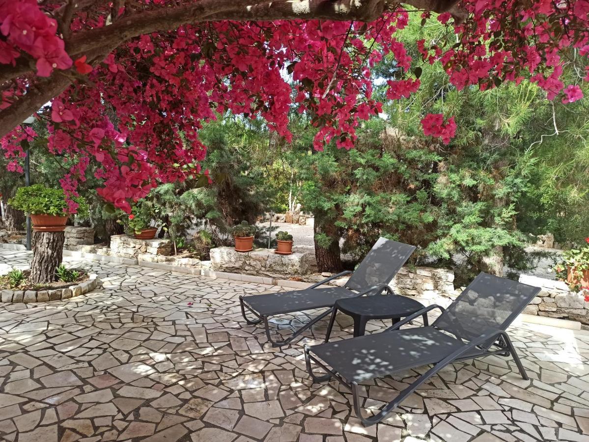Villa Beatrice Serranova Bagian luar foto