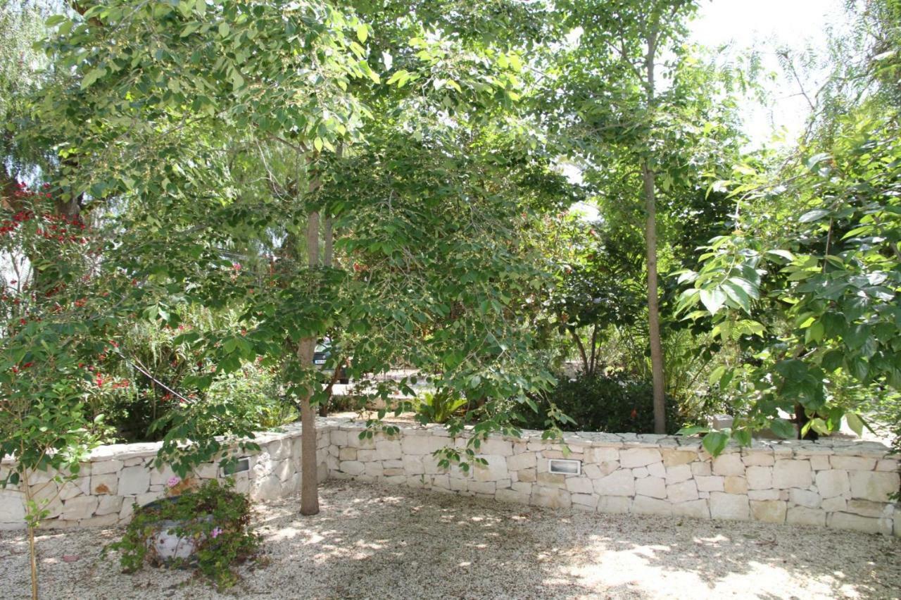 Villa Beatrice Serranova Bagian luar foto