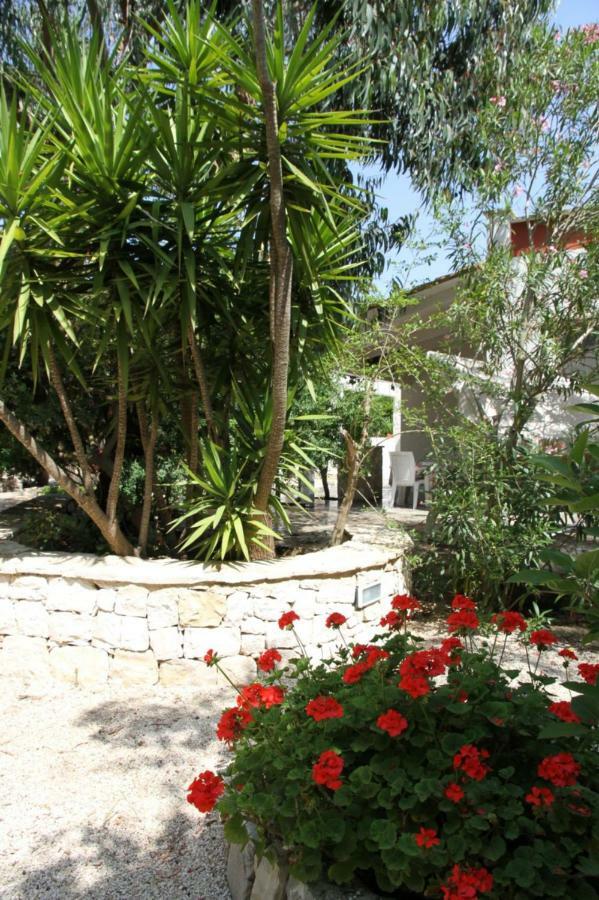 Villa Beatrice Serranova Bagian luar foto
