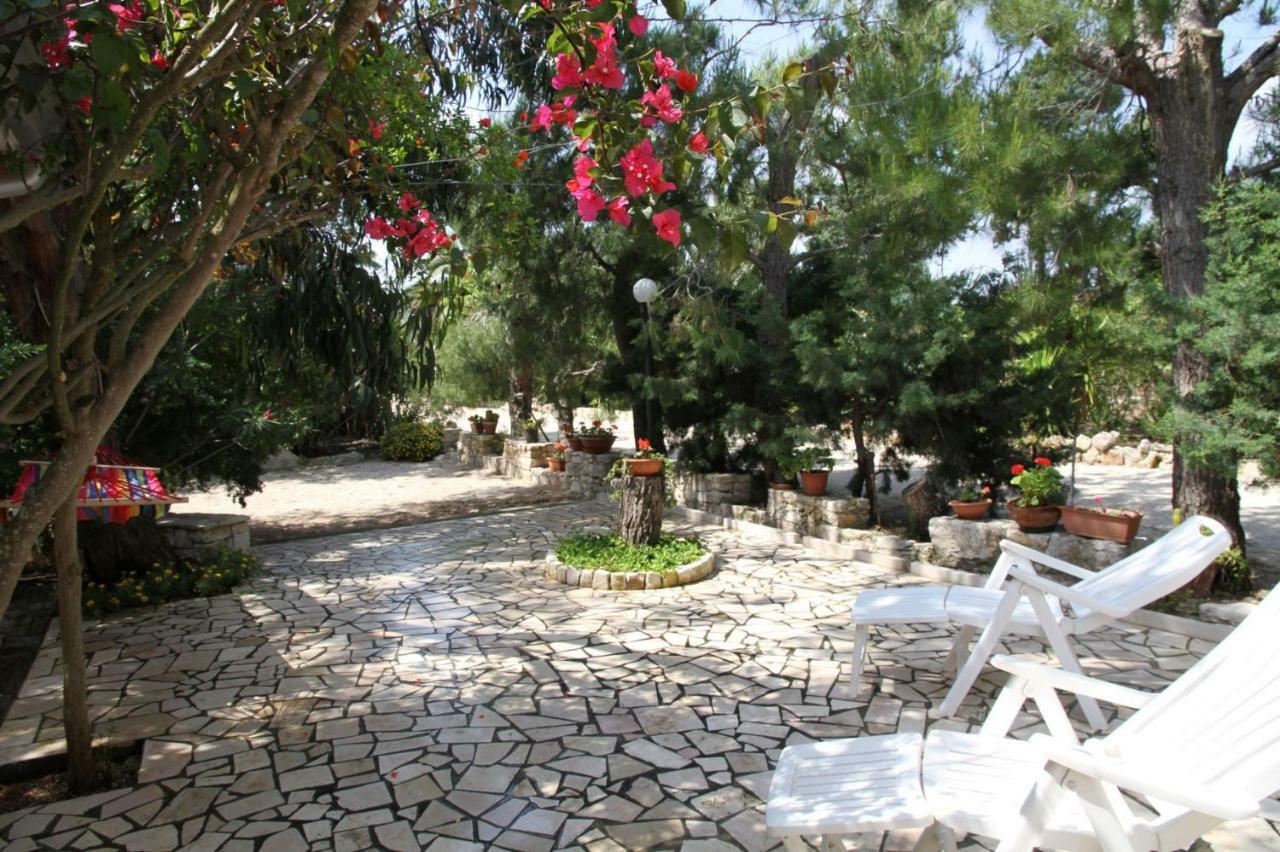 Villa Beatrice Serranova Bagian luar foto