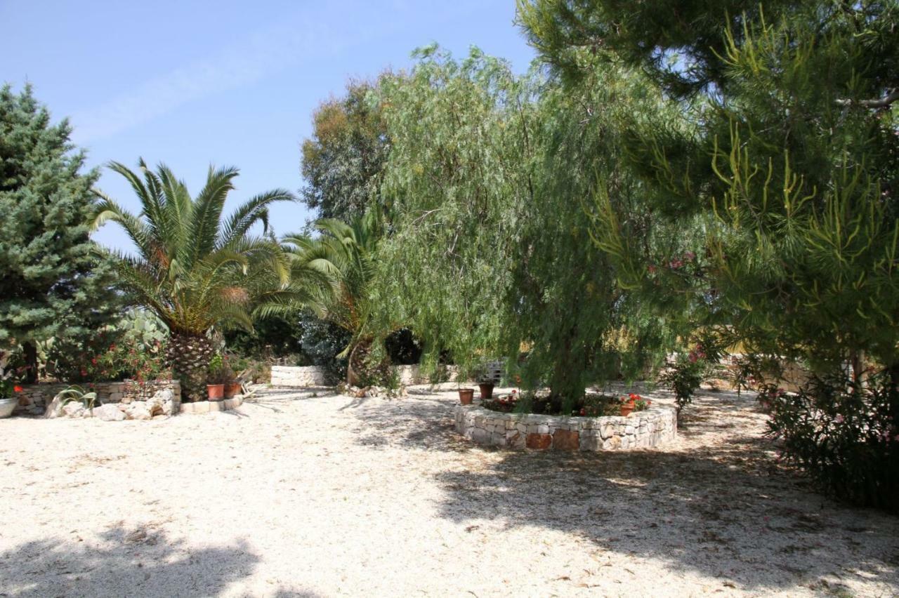 Villa Beatrice Serranova Bagian luar foto