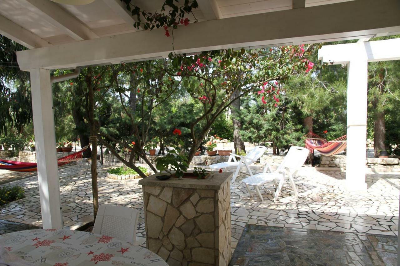 Villa Beatrice Serranova Bagian luar foto